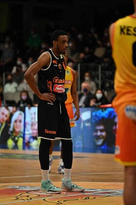 9 Quatarrius Wilson of Wiha Panthers waits for free throw Phoenix Hagen vs Wiha Panthers, 2 Bundesliga, 2022 season, Wed 23 02 2022 Hagen. Copyright: xEibner-Pressfoto xAaronxBowserx Wiha_ABR
