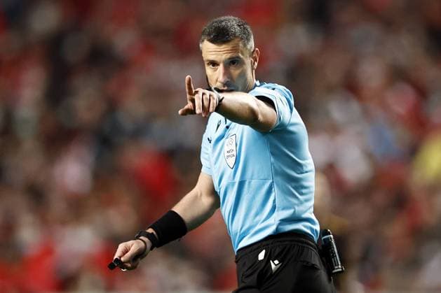 LISBON Referee Slavko Vincic during the Champions League match between Benfica and Ajax at Estadio da Luz on February 23, 2022 in Lisbon, Portugal ANP MAURICE VAN STEEN Champions League Round of 16 1st leg 2021 2022 xVIxANPxSportx xxANPxIVx 444556805 originalFilename: 444556805.jpg