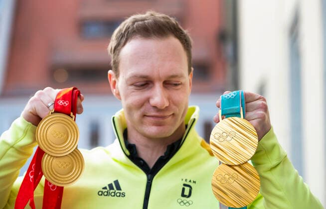 22.02.22, Francesco Friedrich, Bob Pilot, mehrfacher Olympiasieger, in seiner Heimatstadt Pirna, 2 x Gold Olympische Winterspiele 2018 in Pyeongchang, 2 x Gold Olympische Winterspiele 2022 in Peking, c *** 22 02 22, Francesco Friedrich, bobsleigh pilot, multiple Olympic champion, in his hometown of Pirna, 2 x gold Olympic Winter Games 2018 in Pyeongchang, 2 x gold Olympic Winter Games 2022 in Beijing, c