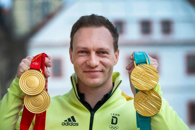 22.02.22, Francesco Friedrich, Bob Pilot, mehrfacher Olympiasieger, in seiner Heimatstadt Pirna, 2 x Gold Olympische Winterspiele 2018 in Pyeongchang, 2 x Gold Olympische Winterspiele 2022 in Peking, c *** 22 02 22, Francesco Friedrich, bobsleigh pilot, multiple Olympic champion, in his hometown of Pirna, 2 x gold Olympic Winter Games 2018 in Pyeongchang, 2 x gold Olympic Winter Games 2022 in Beijing, c
