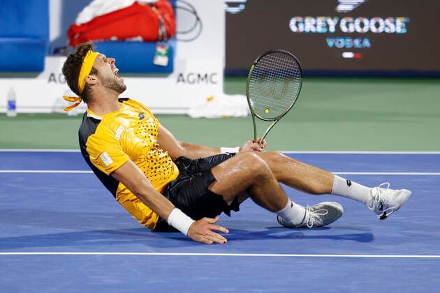 Jiri Vesely cheers after victory, jubilation, joy, emotion Tennis Dubai Duty Free Tennis Championships ATP Dubai Duty Free Tennis Stadium Dubai United Arab Emirates 24 February 2022 Copyright: xJuergenxHasenkopfx