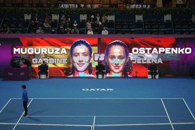 Doha, 24.02.2022 TENIS ZIEMNY KOBIET TURNIEJ WTA, Tennis Damen 1000 DOHA QATAR TOTAL ENERGIES OPEN TENNIS WOMEN TOURNAMENT WTA 1000 DOHA QATAR TOTAL ENERGIES OPEN NZ Garbine Muguruza Jelena Ostapenko FOT. Dominik Buszek 400mm NEWSPIX.PL --- Newspix.pl  20220224_BUSZEK_096