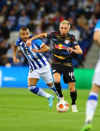 San Sebastian RB Leipzig 24 02 2022 Donostia San Sebastian, 24 02 2022, Estadio Anoeta, Football, UEFA Europa League, Play Off Rückspiel , Real Sociedad San Sebastian ESP vs RB Leipzig GER , Pictured from front Kevin Kampl 44, RB Leipzig , Rafinha 17, San Sebastian , UEFA regulations prohibit any use of photographs as image sequences and or quasi video , Picture Point