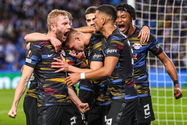 Goal, goal celebration, to 0 1 by Willi Orban RB Leipzig, 04, ESP, Real Sociedad vs RB Leipzig, UEFA Europa League Play Offs, Spielzeit 2021 2022, 24 02 2022, DFB DFL regulations prohibit any use of photographs as image sequences and or quasi video , ESP, Real Sociedad vs RB Leipzig, UEFA Europa League Play Offs, Spielzeit 2021 2022, 24 02 2022 San Sebastian Copyright: xEibner-Pressefoto GabrielxBoiax EP_EEP