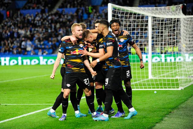 ESP: Real Sociedad - RB Leipzig. UEFA Europa League Willi Orban of RB Leipzig celebrates with his teammates after scoring the opening goal during the UEFA Europa League match, round of 32 between Real Sociedad v RB Leipzig played at Reale Arena Stadium on February 24, 2022 in San Sebastian, Spain. (Cesar Ortiz PRESSINPHOTO) kpng Copyright: xCesarxOrtizx xPRESSINPHOTOx PS_220224_034