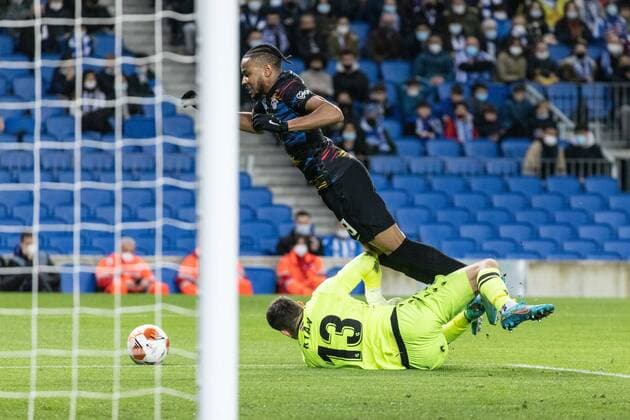 24th February 2022 Reale Arena Donostia San Sebastian Pais Vasco Spain UEFA Europa League Real Sociedad vs RB Leipzig Christopher Nkunku Leipzig and Mathew Ryan Sociedad Donostia Pais Vasco Spain Futbol Copyright: xEduardoxAgredax xAgenciaxLOFx