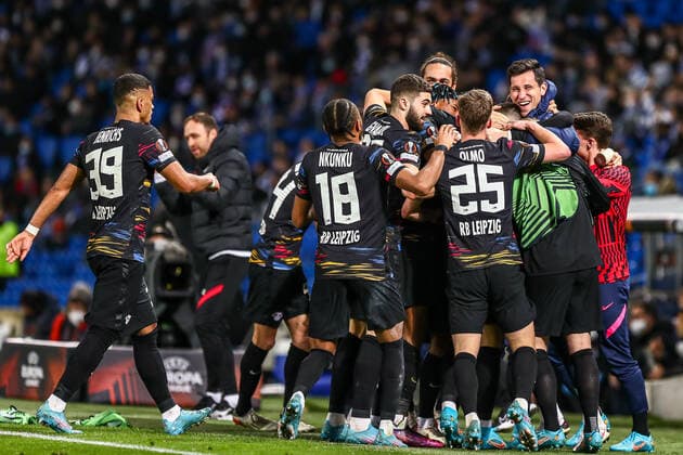 Goal, goal celebration, for 0 2 by Andre Silva RB Leipzig, 33 , ESP, Real Sociedad vs RB Leipzig, UEFA Europa League Play Offs, Spielzeit 2021 2022, 24 02 2022, DFB DFL regulations prohibit any use of photographs as image sequences and or quasi video , ESP, Real Sociedad vs RB Leipzig, UEFA Europa League Play Offs, Spielzeit 2021 2022, 24 02 2022 San Sebastian Copyright: xEibner-Pressefoto GabrielxBoiax EP_EEP