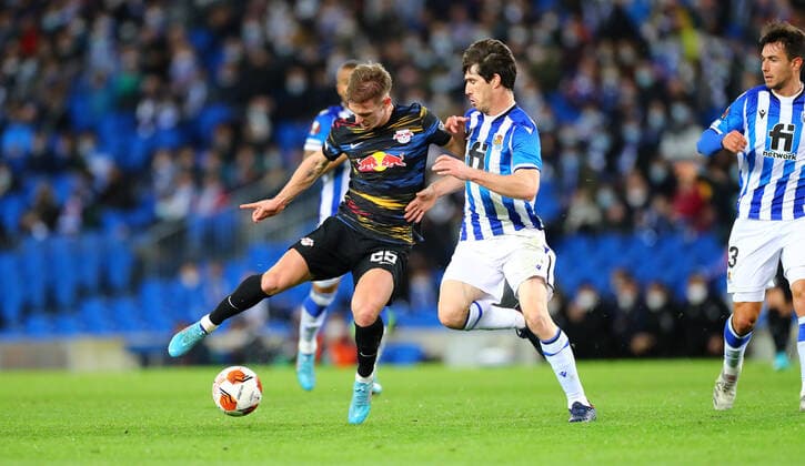 San Sebastian RB Leipzig 24 02 2022 Donostia San Sebastian, 24 02 2022, Estadio Anoeta, Football, UEFA Europa League, Play Off Rückspiel , Real Sociedad San Sebastian ESP vs RB Leipzig GER , Pictured v l Dani Olmo 25, RB Leipzig , Aritz Elustondo 6, San Sebastian , UEFA regulations prohibit any use of photographs as image sequences and or quasi video , Picture Point