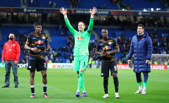 San Sebastian RB Leipzig 24 02 2022 Donostia San Sebastian, 24 02 2022, Estadio Anoeta, Football, UEFA Europa League, Play Off second leg , Real Sociedad San Sebastian ESP vs RB Leipzig GER 1 3 0 1 , In the picture cheering after the end of the game at RB Leipzig Mohamed Simakan 2, RB Leipzig , Goalkeeper Peter Gulacsi 1, RB Leipzig , Amadou Haidara 8, RB Leipzig , Goalkeeper Josep Martinez 31, RB Leipzig , UEFA regulations prohibit any use of photographs as image sequences and or quasi video , Picture Point