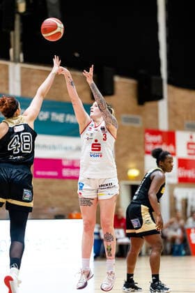 Basketball DBBL 18 Matchday GiroLive Panthers Osnabrück TK Hannover on 23 02 2022 in the OSC Hall in Osnabrück Samantha Führing Fuehring Panthers Osnabrueck at a throw PD