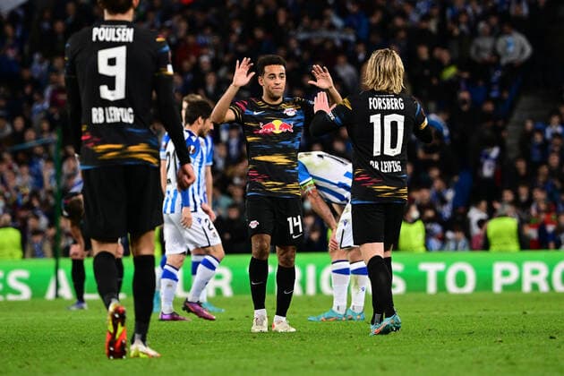 Tyler Adams 14 Leipzig and Emil Forsberg 10 Leipzig celebrate victory, Real Sociedad vs RB Leipzig, Europa League, PLayoff second leg, 24 02 2022 Copyright: xkolbert-press MarcxNiemeyerx