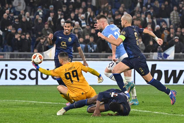 Photo Fabrizio Corradetti LaPresse February 24st 2022 Roma (Italy) Soccer Lazio - Porto Europa League 2021-2022 Play Off return - Olimpico Stadium of Roma In the pic:Sergej Milinkovic-Savic (SS Lazio)  Copyright: xFabrizioxCorradettix xLaPressex