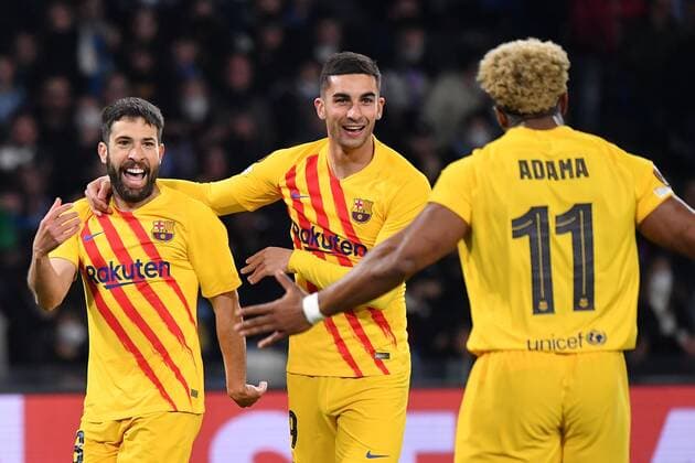 Mandatory Credit: Photo by Carmelo Imbesi LiveMedia Shutterstock (12821573h) Barcelona s defender Jordi Alba celebrates with teammates after scoring the 0-1 goal football Europa League match SSC Napoli vs FC Barcellona, Diego Armando Maradona stadium, Naples, Italy - 24 Feb 2022 football Europa League match SSC Napoli vs FC Barcellona, Diego Armando Maradona stadium, Naples, Italy - 24 Feb 2022  Copyright: xCarmeloxImbesi LiveMedia Shutterstockx 12821573h