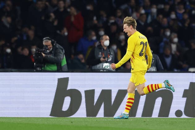 Photo Alessandro Garofalo LaPresse February 24, 2022 Naples, Italy soccer Napoli vs Barcellona - Europa League 2021 2022 - Diego Armando Maradona stadium. In the pic: Frankie de Jong (FC Barcellona) celebrates after scoring goal 2-0  Copyright: xAlessandroxGarofalo LaPressex