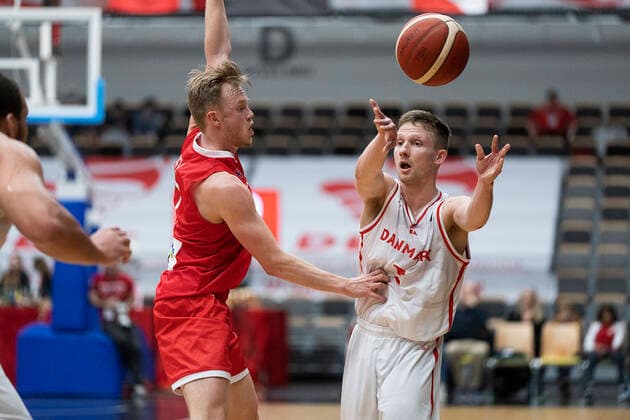 Norways Harald Frey and Denmarks Frederik Nielsen Denmark meet Norway in a European Championship qualifier in basketball, played in Naestved, Thursday 24 February 2022, Naestved Denmark  Copyright: fotograf@clausbech.dk ClausxBechx Cop10173 spdk20220224-211613-L