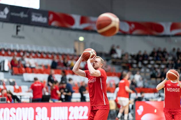 Norwegian warm-up Denmark meets Norway in a European Championship qualifier in basketball, played in Naestved, Thursday 24 February 2022, Naestved Denmark  Copyright: fotograf@clausbech.dk ClausxBechx Cop10173 spdk20220224-182758-L