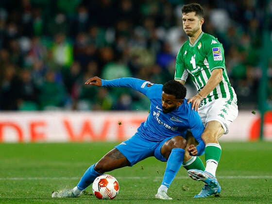 ESP: Real Betis-Zenit. UEFA Europa League Wendel Valle da Silva of Zenit and Guido Rodriguez of Real Betis during the UEFA Europa League match, round of 32 between Real Betis and Zenit played at Benito Villamarin Stadium on February 24, 2022 in Sevilla, Spain. (Antonio Pozo PRESSINPHOTO) kpng Copyright: xAntonioxPozox xPRESSINPHOTOx AP_240222_006