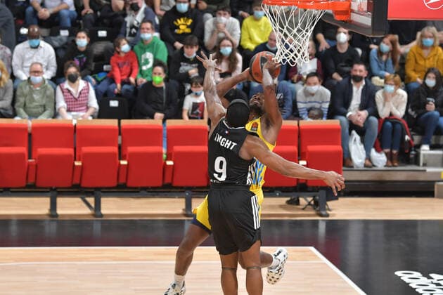 Marcos Knight (asvel) vs Jaleen Smith (berlin) BASKETBALL : LDLC ASVEL vs Alba Berlin - Euroligue - 24 02 2022 FredericChambert Panoramic 