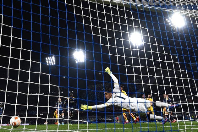 Db Napoli 24 02 2022 - Europa League Napoli-Barcellona foto Daniele Buffa Image nella foto: gol Gerard Pique 