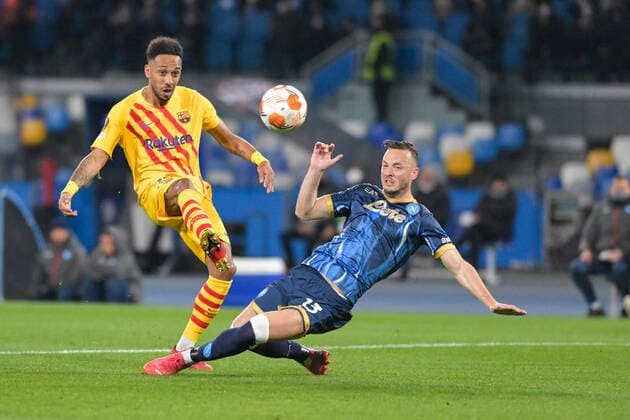Pierre-Emerick Aubameyang (25) FC Barcelona, Barca control the ball Amir Rrahmani (13) SSC Napoli 1926 during match between Napoli vs Barcelona on February 24, 2022  Copyright: xSalvatorexVarox xipa-agency.netx xx 0