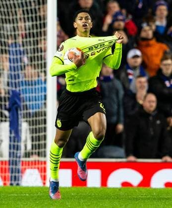 Mandatory Credit: Photo by Luke Nickerson Rangers FC Shutterstock (12821152ba) Borussia Dortmund Midfielder Jude Bellingham celebrates scoring his sides first goal Rangers v Borussia Dortmund, UEFA Europa League, Play-offs, Second Leg, Football, Ibrox Stadium, Glasgow, UK - 24 Feb 2022 Rangers v Borussia Dortmund, UEFA Europa League, Play-offs, Second Leg, Football, Ibrox Stadium, Glasgow, UK - 24 Feb 2022  Copyright: xLukexNickerson RangersxFC Shutterstockx 12821152ba