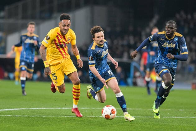 Pierre-Emerick Aubameyang (25) FC Barcelona, Barca control the ball Mario Rui (6) SSC Napoli 1926 during match between Napoli vs Barcelona on February 24, 2022  Copyright: xSalvatorexVarox xipa-agency.netx xx 0