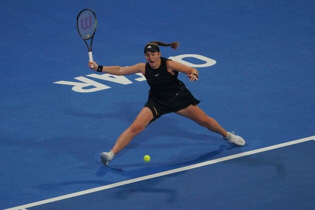Doha, 25.02.2022 TENNIS WOMEN TOURNAMENT WTA, Tennis Damen 1000 DOHA QATAR TOTAL ENERGIES OPEN NZ Jelena Ostapenko Anett Kontaveit FOT. Dominik Buszek 400mm NEWSPIX.PL --- Newspix.pl  20220225_BUSZEK_167