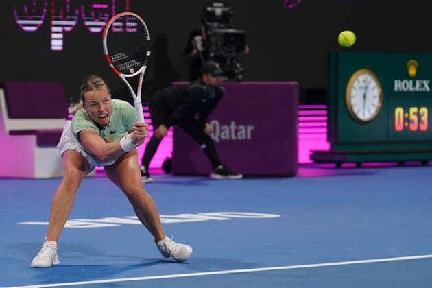 Doha, 25.02.2022 TENNIS WOMEN TOURNAMENT WTA, Tennis Damen 1000 DOHA QATAR TOTAL ENERGIES OPEN NZ Jelena Ostapenko Anett Kontaveit FOT. Dominik Buszek 400mm NEWSPIX.PL --- Newspix.pl  20220225_BUSZEK_181