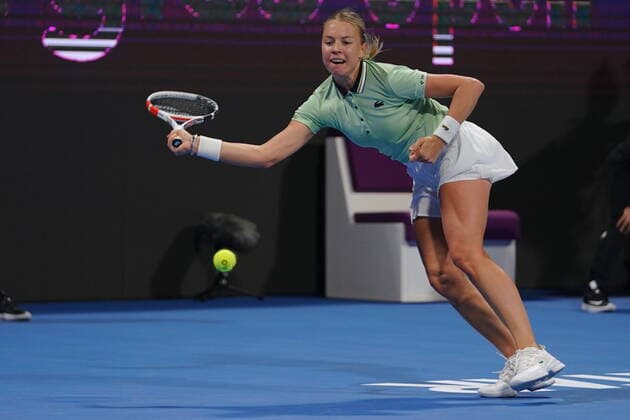 Doha, 25.02.2022 TENNIS WOMEN TOURNAMENT WTA, Tennis Damen 1000 DOHA QATAR TOTAL ENERGIES OPEN NZ Jelena Ostapenko Anett Kontaveit FOT. Dominik Buszek 400mm NEWSPIX.PL --- Newspix.pl  20220225_BUSZEK_185