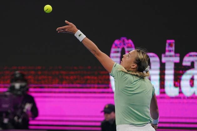 Doha, 25.02.2022 TENNIS WOMEN TOURNAMENT WTA, Tennis Damen 1000 DOHA QATAR TOTAL ENERGIES OPEN NZ Jelena Ostapenko Anett Kontaveit FOT. Dominik Buszek 400mm NEWSPIX.PL --- Newspix.pl  20220225_BUSZEK_190