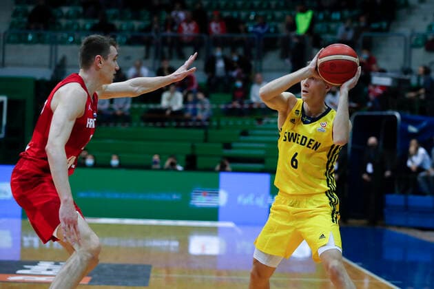 220225 Tobias Borg of Sweden during the FIBA World Cup Qualifier game between Sweden and Croatia on February 25, 2022 in Zagbreb Photo Nikola Krstic BILDBYRAN COP 307 NK0006 basket basketball vm kval kval fiba world cup qualifiers sweden bbeng,  Copyright: NIKOLAxKRSTIC BB220225BB561