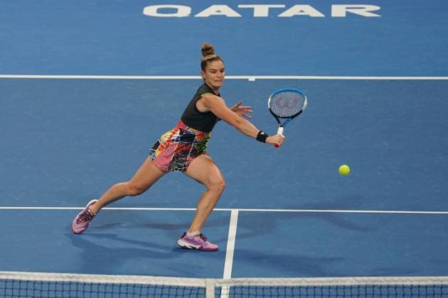 Doha, 25.02.2022 TENNIS WOMEN TOURNAMENT WTA, Tennis Damen 1000 DOHA QATAR TOTAL ENERGIES OPEN NZ Iga Swiatek Maria Sakkiri FOT. Dominik Buszek 400mm NEWSPIX.PL --- Newspix.pl  20220225_BUSZEK_200