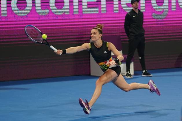 Doha, 25.02.2022 TENNIS WOMEN TOURNAMENT WTA, Tennis Damen 1000 DOHA QATAR TOTAL ENERGIES OPEN NZ Iga Swiatek Maria Sakkiri FOT. Dominik Buszek 400mm NEWSPIX.PL --- Newspix.pl  20220225_BUSZEK_215
