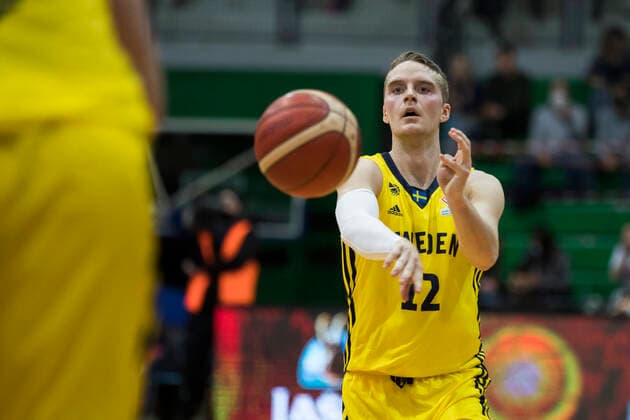 220225 Ludvig Hakanson of Sweden during the FIBA World Cup Qualifier game between Sweden and Croatia on February 25, 2022 in Zagbreb Photo Nikola Krstic BILDBYRAN COP 307 NK0006 basket basketball vm kval kval fiba world cup qualifiers sweden bbeng,  Copyright: NIKOLAxKRSTIC BB220225BB589