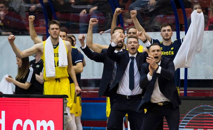 220225 Head Coach Ludwig Degernas of Sweden celebrate during the FIBA World Cup Qualifier game between Croatia and Sweden on February 25, 2022 in Zagreb Photo Nikola Krstic BILDBYRAN COP 307 NK0006 basket basketball vm kval kval fiba world cup qualifiers sweden croatia bbeng jubel,  Copyright: NIKOLAxKRSTIC BB220225BB810