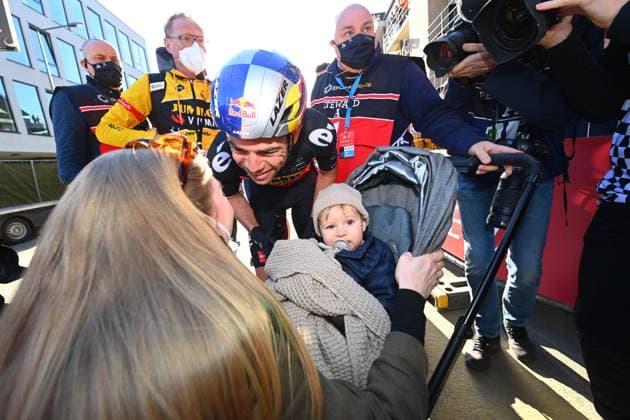 NINOVE, BELGIUM - FEBRUARY 26 : Van Aert Wout (BEL) of Team Jumbo-Visma celebrates the win with his family pictured during the Flanders Classics 77th Omloop Het Nieuwsblad cycling race with start in Ghent and finish in Ninove on February 26, 2022 in Ninove, Belgium, 26 02 2022 ( Motordriver Kenny Verfaillie - Omloop Het Nieuwsblad 2022 Cycling Race PhotoNews Panoramic 