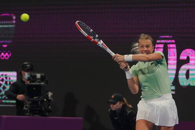 Doha, 26.02.2022 TENNIS WOMEN TOURNAMENT WTA, Tennis Damen 1000 DOHA QATAR TOTAL ENERGIES OPEN NZ Anett Kontaveit FOT. Dominik Buszek 400mm NEWSPIX.PL --- Newspix.pl  20220226_BUSZEK_267