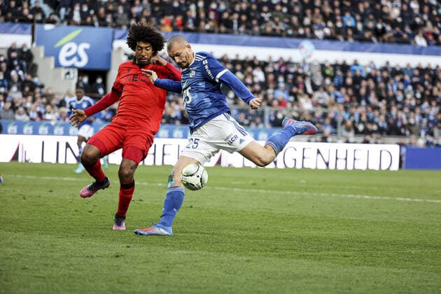 Ludovic Ajorque 25 et Dante 4 (NICE) FOOTBALL : Strasbourg vs Nice - Ligue 1 - Strasbourg - 26 02 2022 ElyxandroCegarra Panoramic 