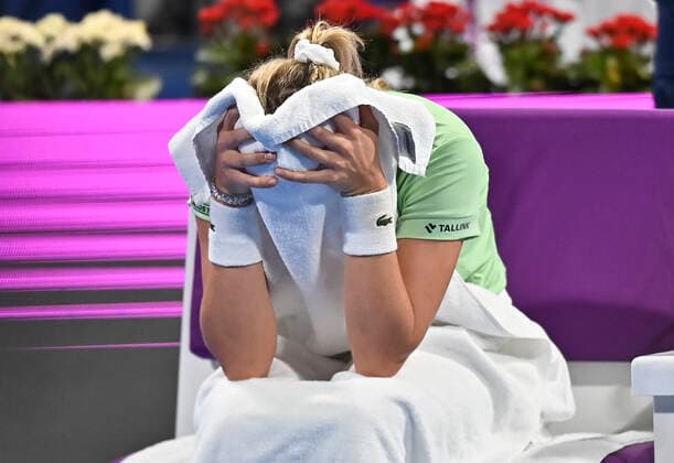 (220227) -- DOHA, Feb. 27, 2022 -- Anett Kontaveit of Estonia reacts during the final match of WTA, Tennis Damen Qatar Open tennis tournament between Iga Swiatek of Poland and Anett Kontaveit of Estonia at the Khalifa International Tennis Complex in Doha, capital of Qatar, Feb. 26, 2022. (Photo by Nikku Xinhua) (SP)QATAR-DOHA-TENNIS-WTA-FINAL yangyuanyong 