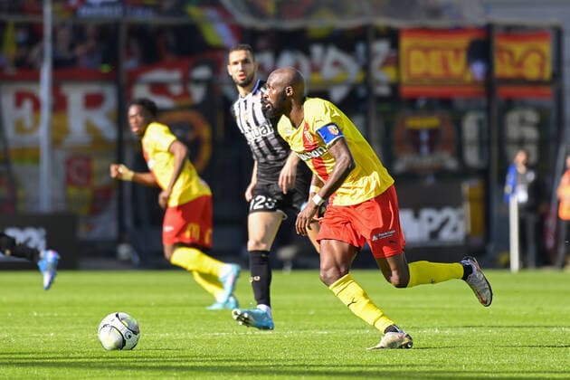 Seko FOFANA ( 8 - Lens ) - FOOTBALL : Angers vs Lens - Ligue 1 - 27 02 2022 FedericoPestellini Panoramic 
