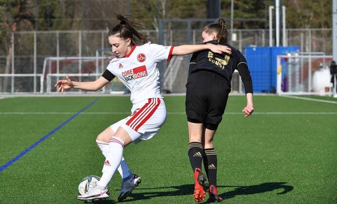 27 02 2022 football season 2021 2022 2 women football Bundesliga 14 matchday 1 FC Nürnberg FCN club FCB FC Bayern München II sports photo zinc MeZi Rebekka Salfelder 15, 1 FC Nürnberg FCN, li Sarah Ernst 13, FC Bayern München II