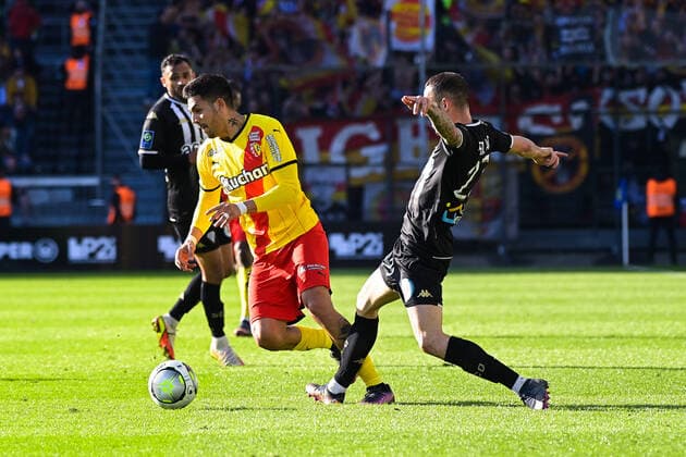 Facundo Axel MEDINA ( 14 - Lens ) - PEREIRA LAGE Mathias ( 27 - Angers ) - FOOTBALL : Angers vs Lens - Ligue 1 - 27 02 2022 FedericoPestellini Panoramic 