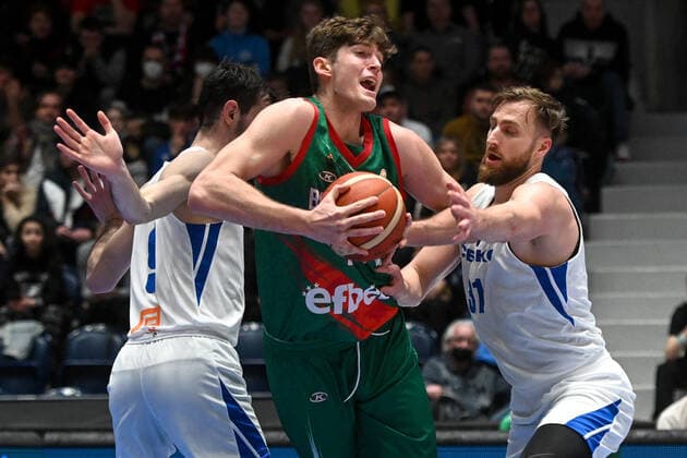 (L-R) Viktor Pulpan of Czech Republic, Konstantin Kostadinov of Bulgaria and Martin Kriz of Czech Republic in action during the men’s basketball qualification match for the 2023 World Championship, WM, Weltmeisterschaft Czech Republic vs Bulgaria in Pardubice, Czech Republic, February 27, 2022. (CTKxPhoto DavidxTanecek) CTKPhotoP2022022709678  TAD 011