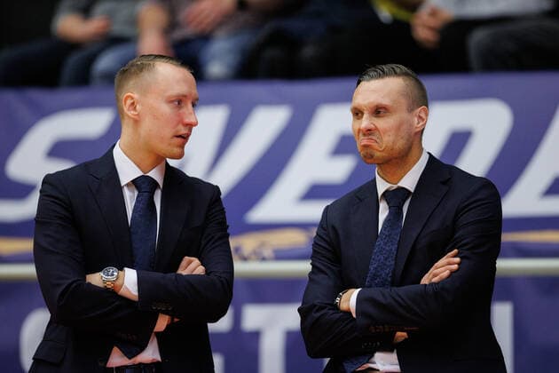 220228 Assistant coach Mikko Riipinen and Head coach Ludwig Degernäs of Sweden ahead of the FIBA World Cup Qualifier game between Sweden and Croatia on February 28, 2022 in Norrköping,  Copyright: PETERxHOLGERSSON BB220228PH008
