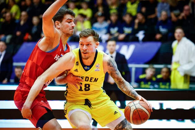 Croatia s Filip Kruslin and Sweden s Viktor Gaddefors R during the FIBA Basketball World Cup 2023 European qualifier group C between Sweden and Croatia at Stadium Arena in Norrkoping, Sweden, on Feb 28, 2022 NORRKOPING SWEDEN x60160x,  Copyright: xStefanxJerrevang TTx BASKETBALL WC QUALIFIER SWEDEN-CROATIA