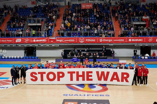 Sport Bilder des Tages LUBLIN 28.02.2022 KOSZYKOWKA KADRA REPREZENTACJA POLSKI MECZ POLSKA - ESTONIA --- POLISH national team, Nationalteam BASKETBALL POLAND GAME POLSKA - ESTONIA N Z stop the war - akt solidarnosci z Ukraina FOT. PIOTR JARUGA 400MM.PL NEWSPIX.PL --- Newspix.pl  220228jar001