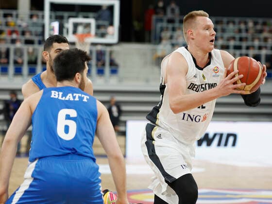 28 02 2022, Germany vs Israel, FIBA Basketball World Cup Qualifiers, Group D, GER, Heidelberg, SNP dome, Picture from the left side , Tomer Ginat Israel , Tamir Blatt Israel and Robin Benzing Germany Copyright: HMBxMedia xHeikoxBecker