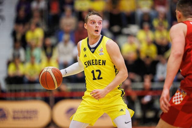 220228 Ludvig Hakansson of Sweden during the FIBA World Cup Qualifier game between Sweden and Croatia on February 28, 2022 in Norrköping,  Copyright: PETERxHOLGERSSON BB220228PH027