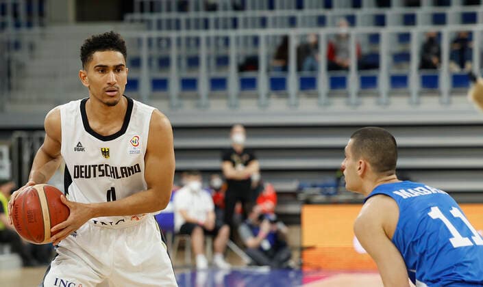 28 02 2022, Germany vs Israel, FIBA Basketball World Cup Qualifiers, Group D, GER, Heidelberg, SNP dome, Picture from the left side , Maodo Lo Germany and Yam Madar Israel Copyright: HMBxMedia xHeikoxBecker