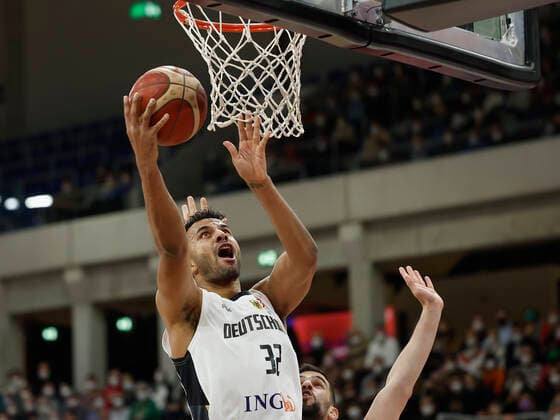 28 02 2022, Germany vs Israel, FIBA Basketball World Cup Qualifiers, Group D, GER, Heidelberg, SNP dome, Picture from the left side , Johannes Thiemann Germany and Tomer Ginat Israel Copyright: HMBxMedia xHeikoxBecker